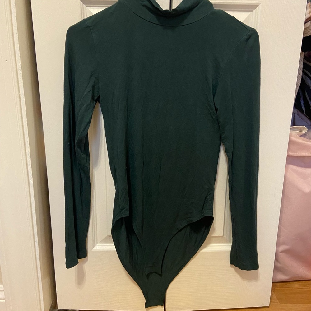 MANGOPOP Women’s Green Long Sleeve Turtle Neck Bodysuit - Picture 3 of 4